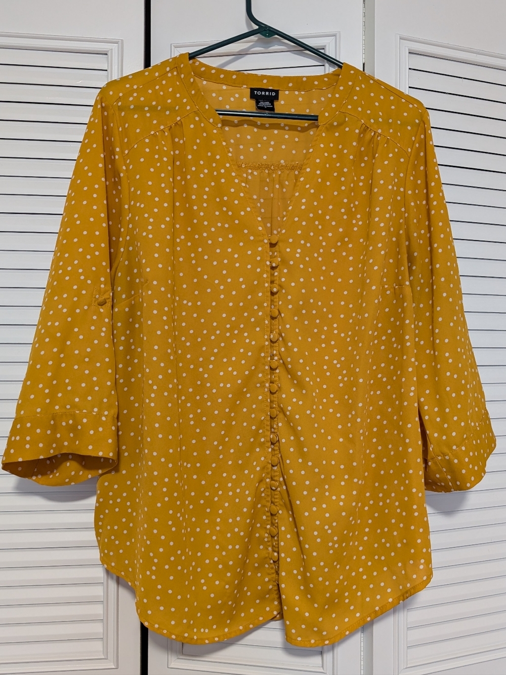 Torrid Size 2 (2X) Yellow Polka Dot Button-Front Blouse, Semi-Sheer